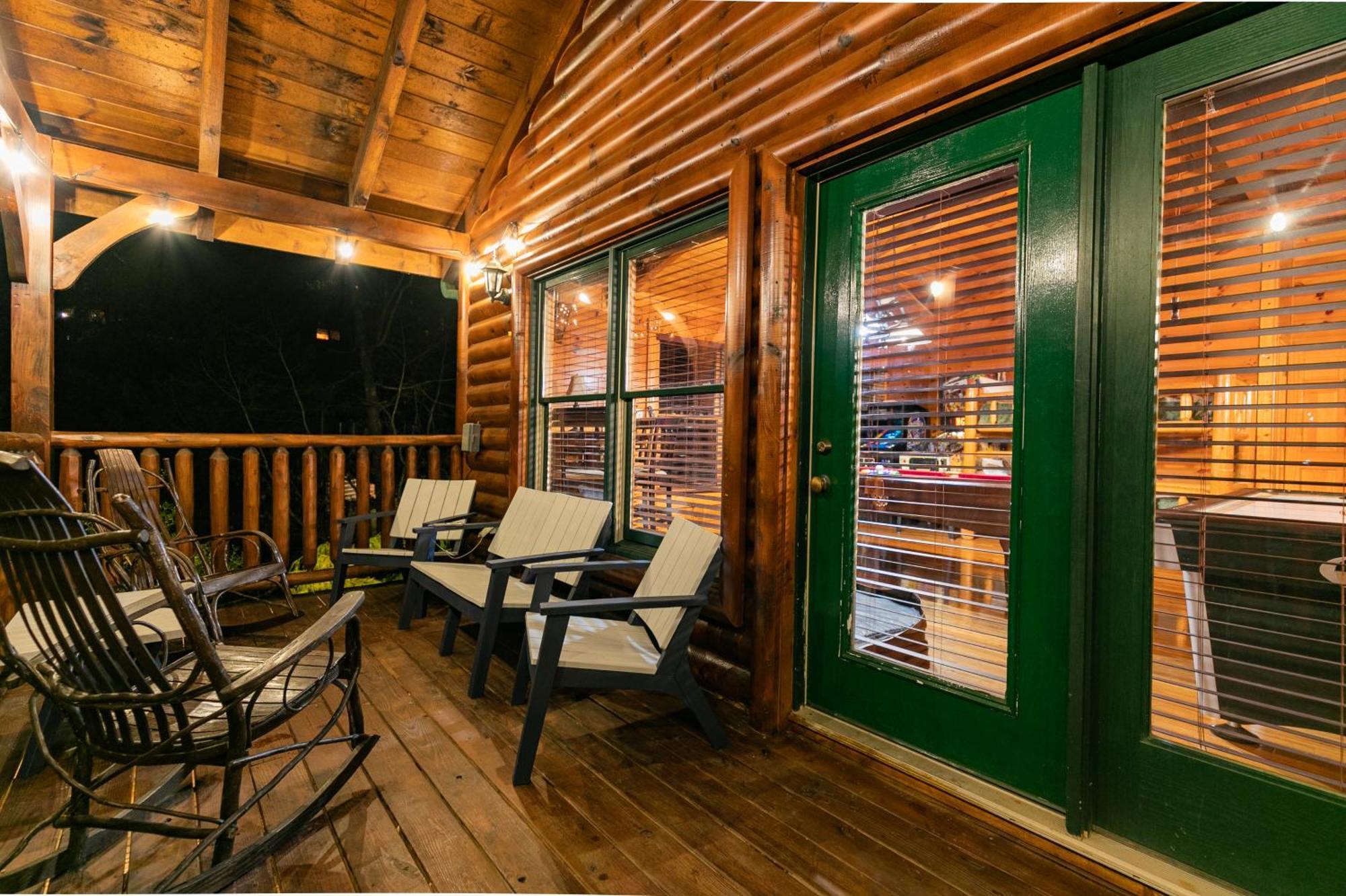 Spacious Resort Log Cabin, Easy Drive, Hot Tub, Arcade Gameroom, Mountain Vibe Gatlinburg Bagian luar foto