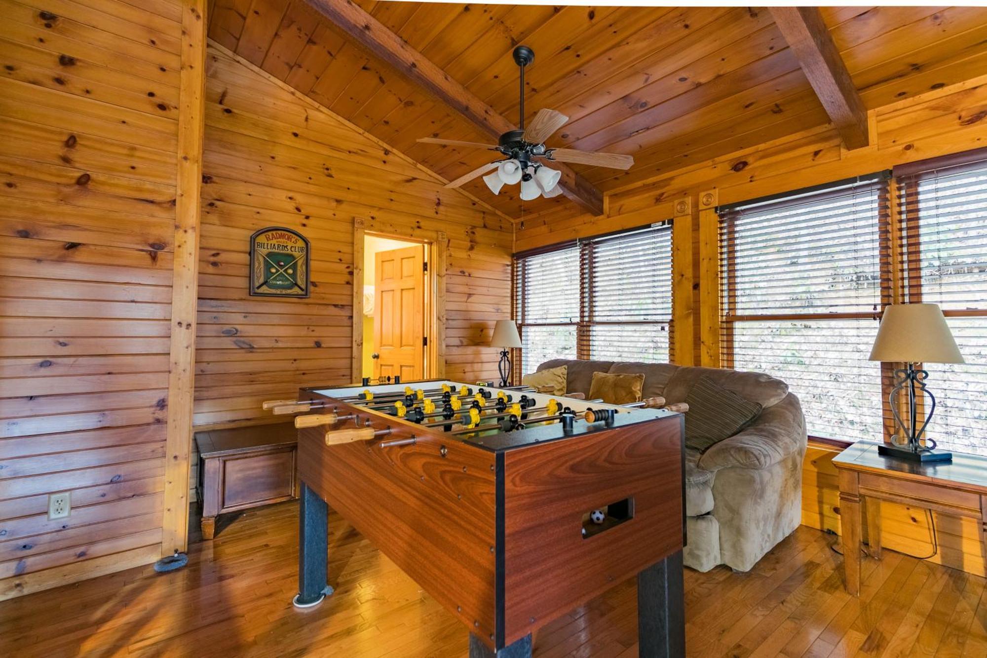 Spacious Resort Log Cabin, Easy Drive, Hot Tub, Arcade Gameroom, Mountain Vibe Gatlinburg Bagian luar foto